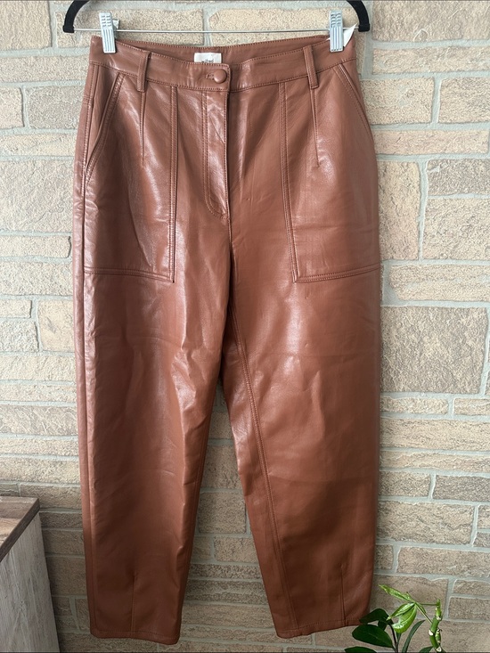 Aritzia Pants - Wilfred Artizia Nadia Utility Barrel Leg Pants in Epicurean Brown Size 8